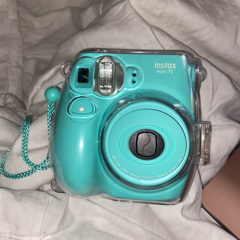 Fiji instax mini 7s Polaroid camera WITH CASE (clear case)